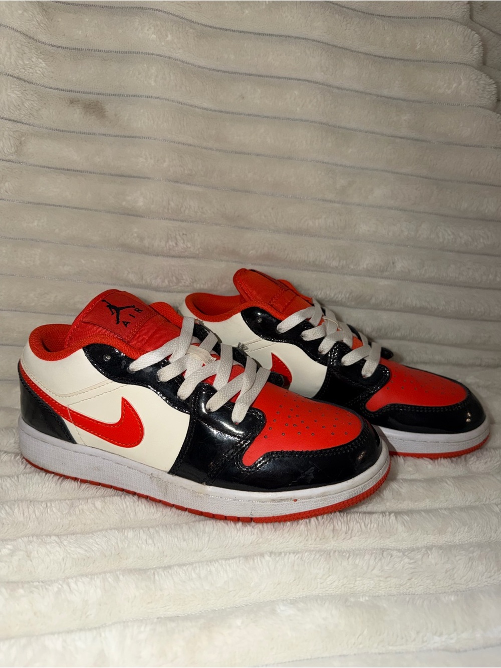 Air Jordan 1 Halloween Edition - Picture 2 of 6